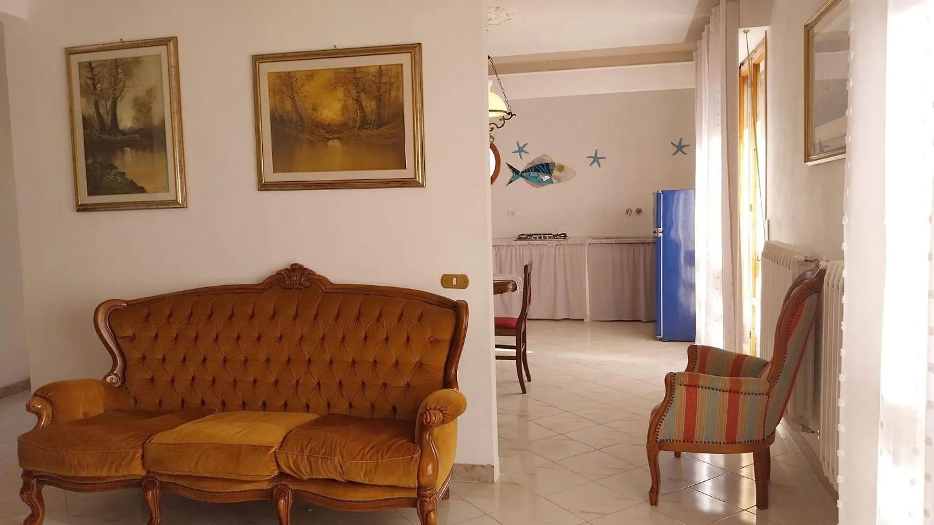 Toscana Luminoso Appartamento In Villa Con 2 Camere, Terrazze, Giardino E Posto Auto Privato Tutti Spazi Uso Esclusivo Cecina  0*, Cecina (Livorno)