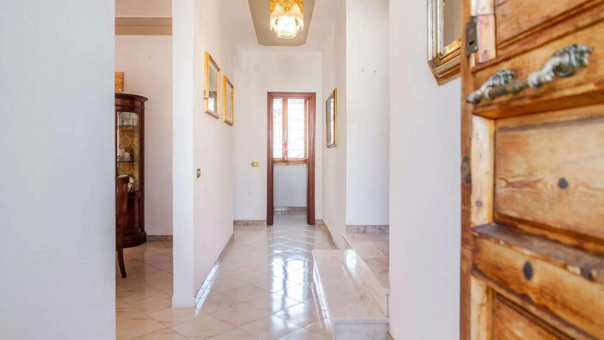 Toscana Luminoso Appartamento Con 2 Grandi Camere, Giardino E Posto Auto Privato Cecina