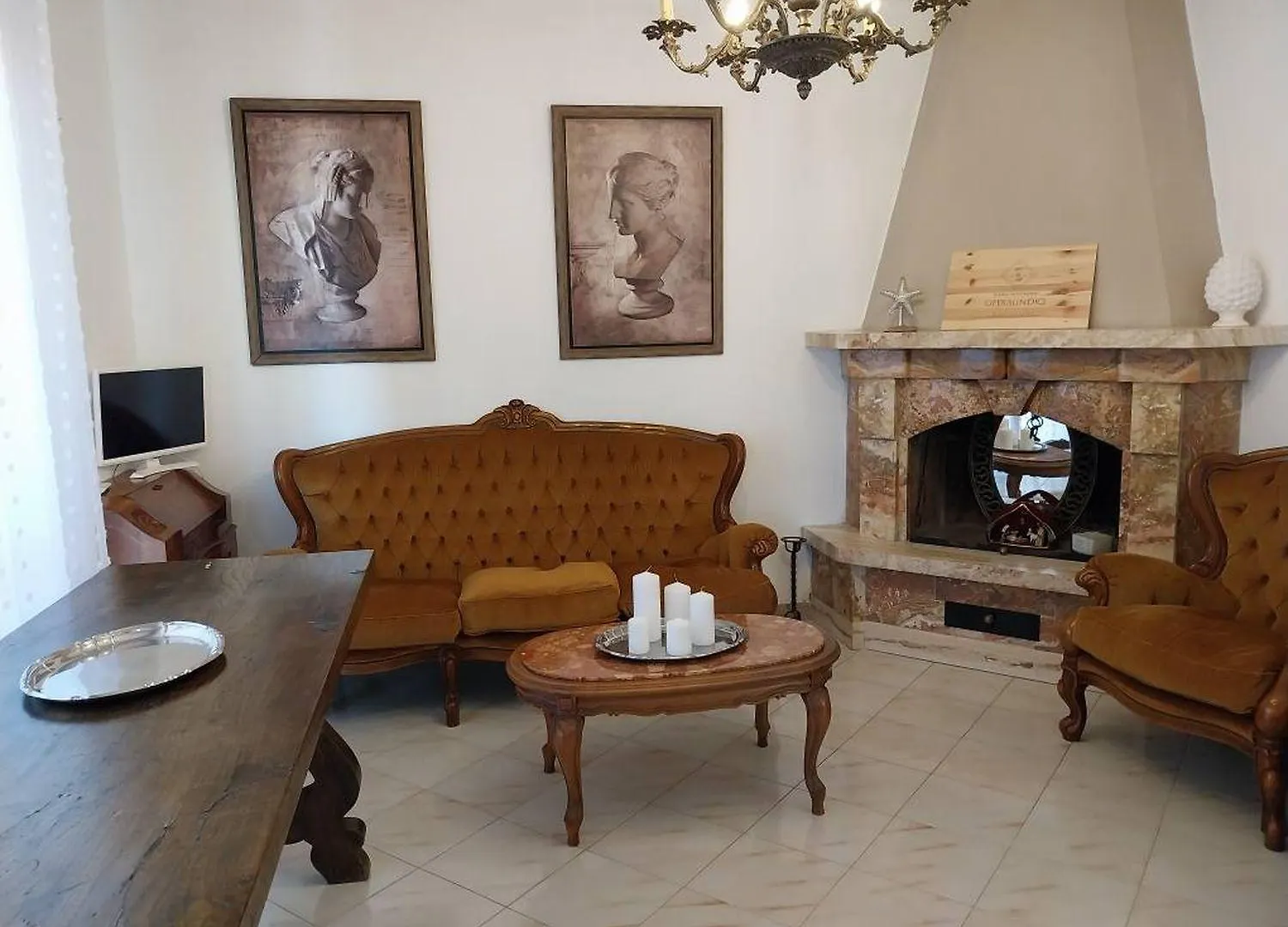 Toscana Luminoso Appartamento In Villa Con 2 Camere, Terrazze, Giardino E Posto Auto Privato Tutti Spazi Uso Esclusivo Cecina  Italia