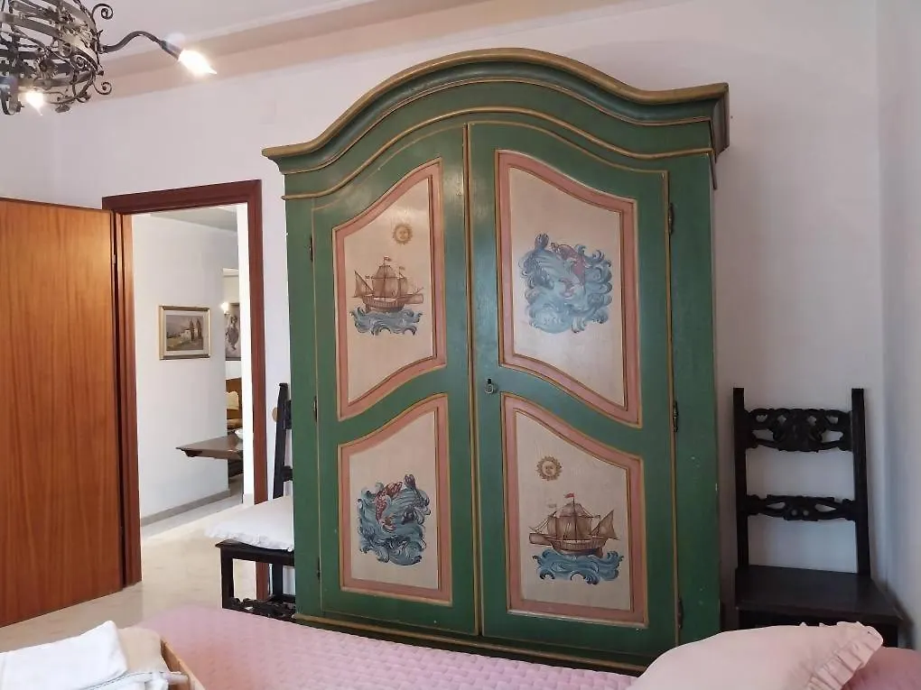Toscana Luminoso Appartamento In Villa Con 2 Camere, Terrazze, Giardino E Posto Auto Privato Tutti Spazi Uso Esclusivo Cecina